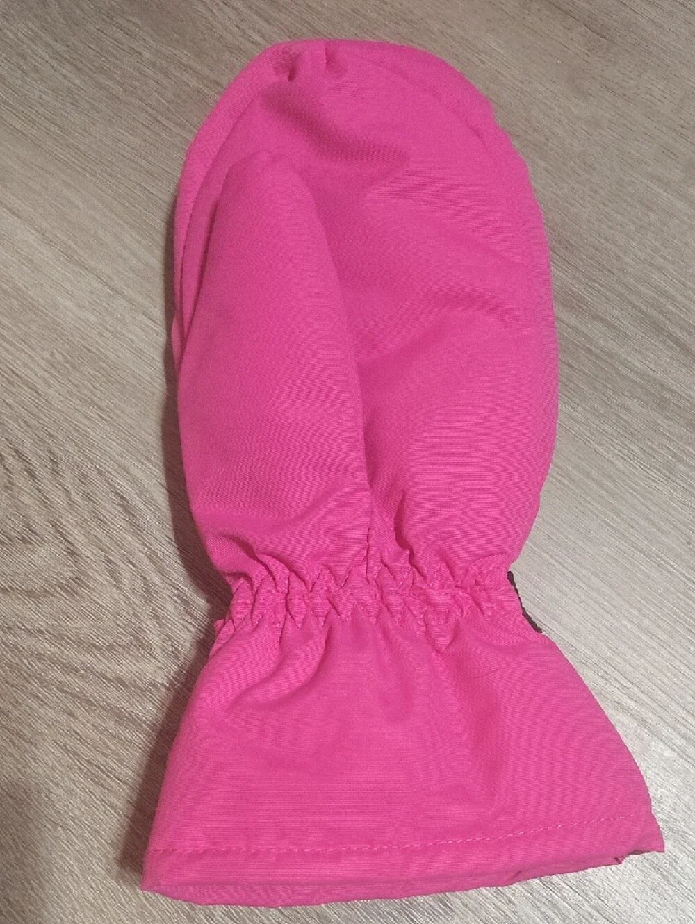🆕Limited Edition DUNKIN® Pink Winter Left-handed Collectible Mitten😛